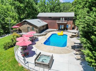 7 Utopia Rd, Asheville, NC 28805