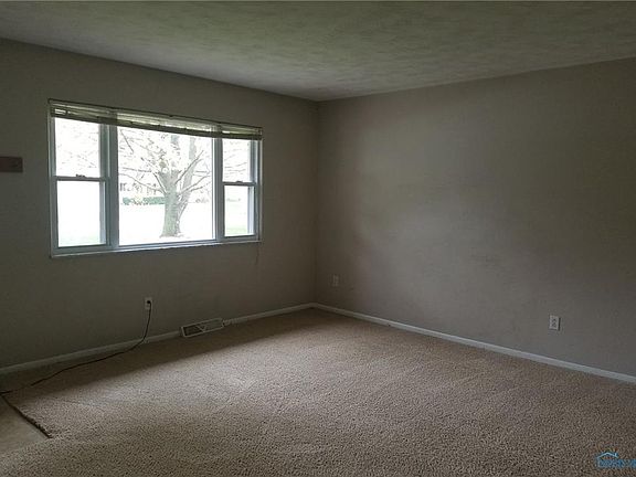 5th image of 105 Fairfield Dr