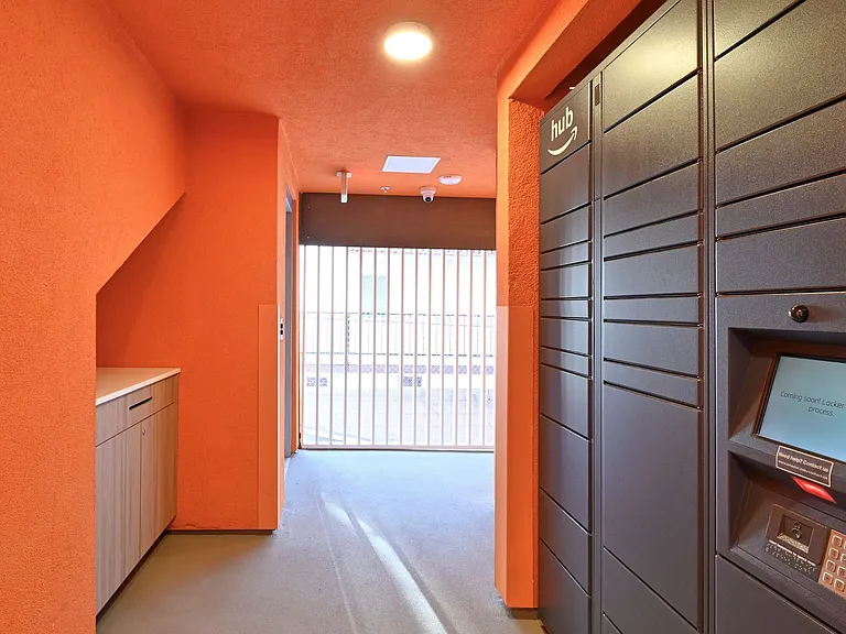 Coral Designer Studio Community Living — Photo 20