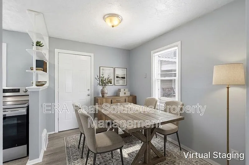 3 bed, 1.0 bath, 992 sqft, $1,250 — Photo 2