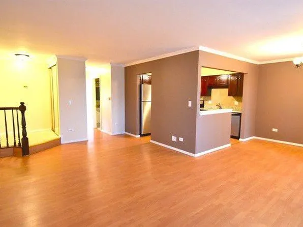 842 Cross Creek Dr N APT B2, Roselle, IL 60172