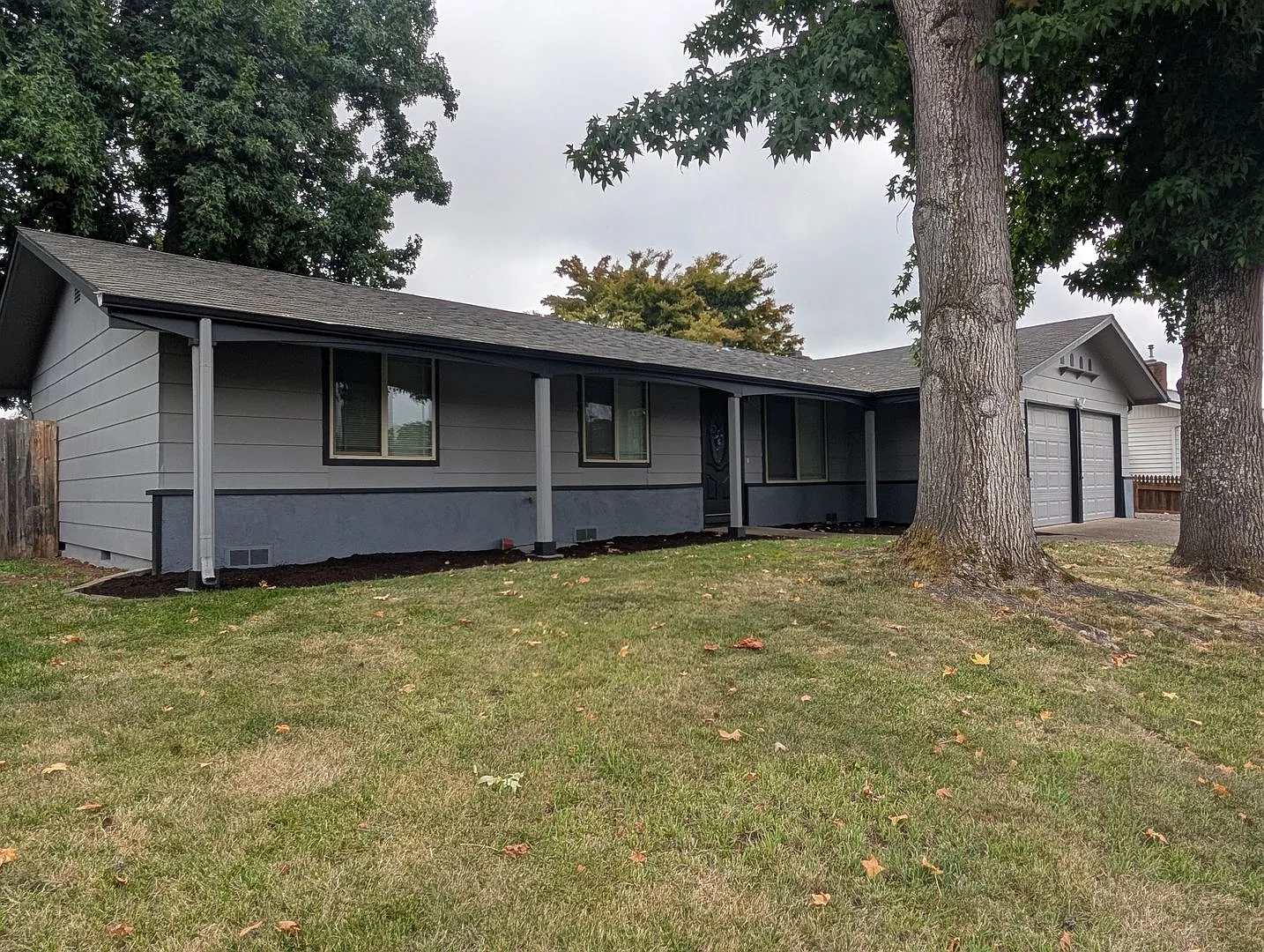 Beautiful 3-Bedroom, 2-Bath Ranch Style Home With Great Yard Space! — Photo 3