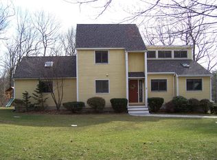 7 Daniels Rd, Mendon, MA 01756