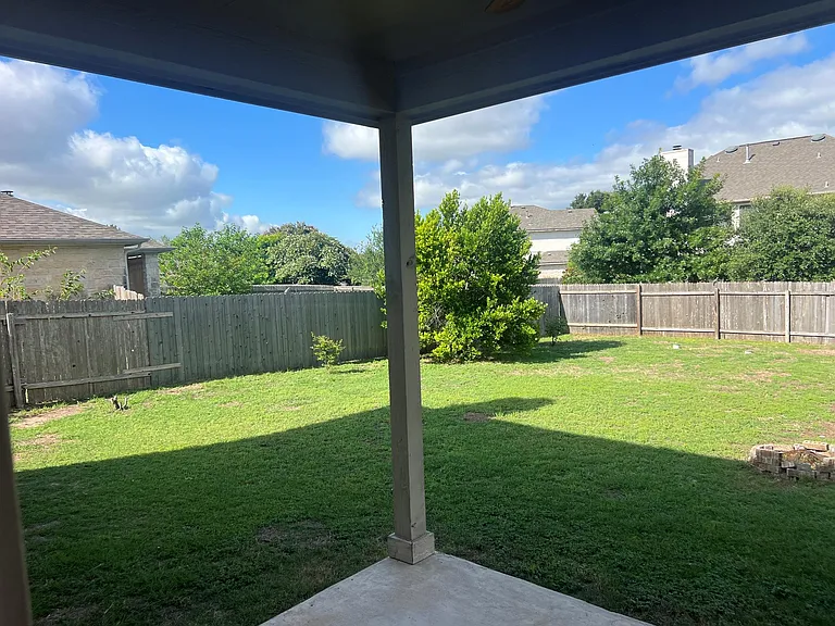 1318 Willow Bluff Dr — Photo 18