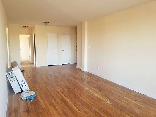 Rented by Max & Associates Realty Corp | media 9