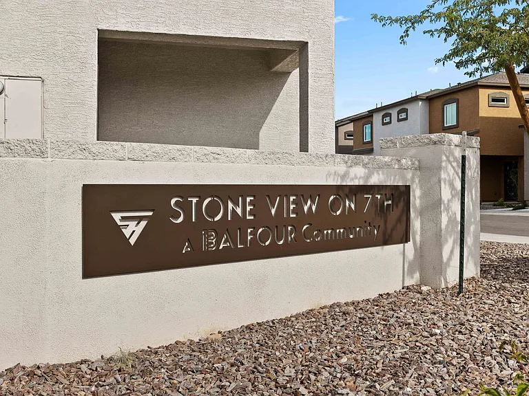 Stone View on 7th — Photo 22