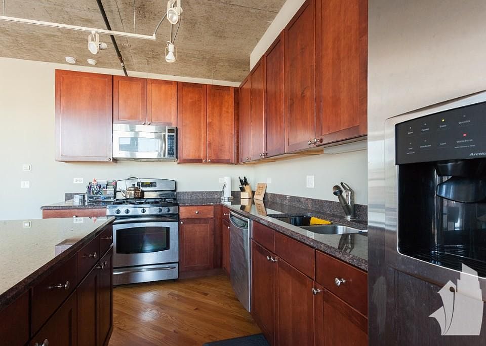 1st image of 851 N Franklin St #1112