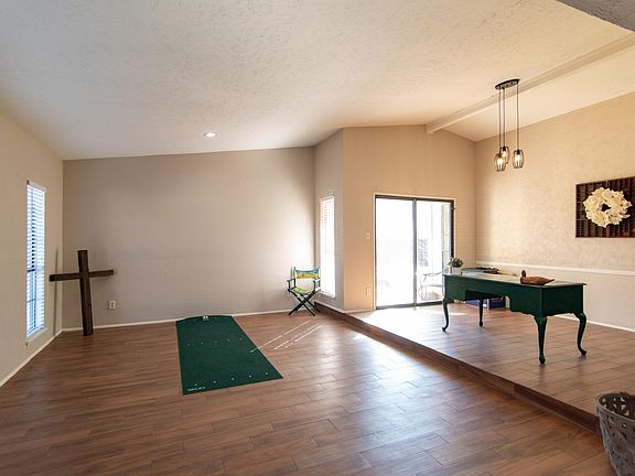 4th image of 329 Woodhurst Pl