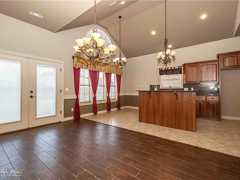 6502 Hearthstone Dr — Photo 4