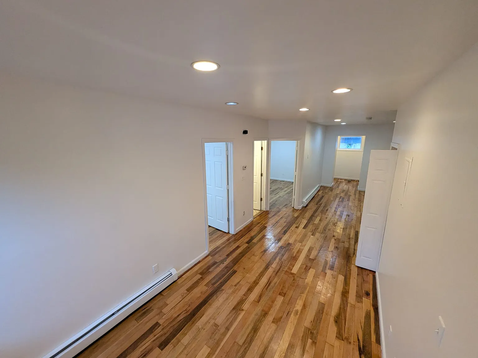 2 bed, 1900 sqft, $1,837 — Photo 2