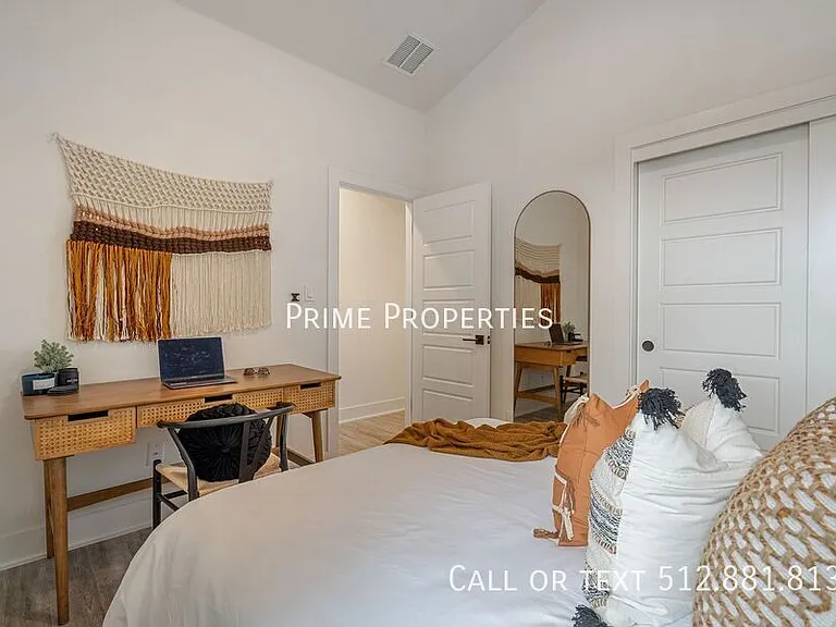 21201 Portsmouth Cv #6 — Photo 8