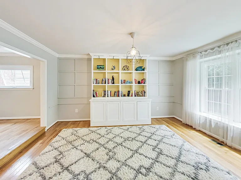 9802 Campbell Dr — Photo 5