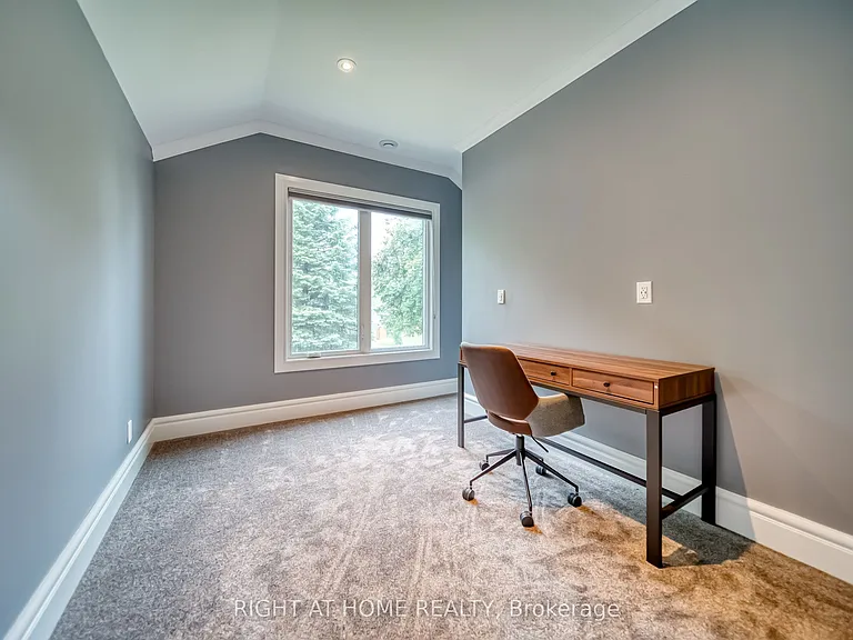 44 Royal Henley Blvd — Photo 34