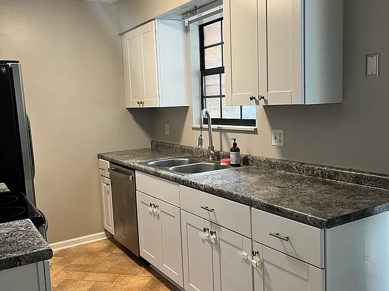 211 Hayter Dr — Photo 39