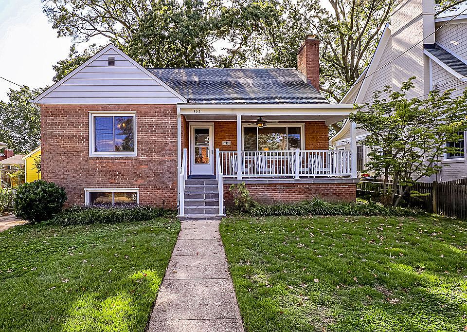1st image of 702 Braxton Pl