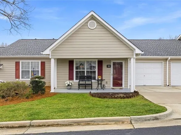 2982 Bentley Park Cir, Gainesville, GA 30504