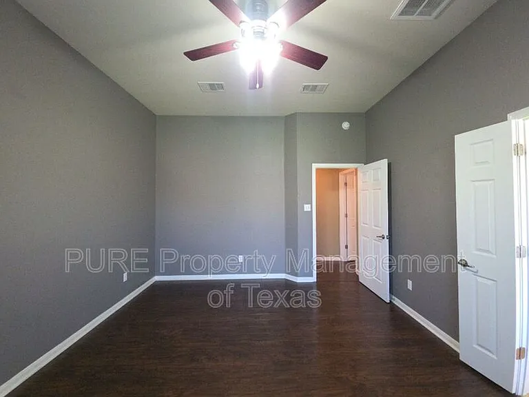 18401 Hees Ln — Photo 49