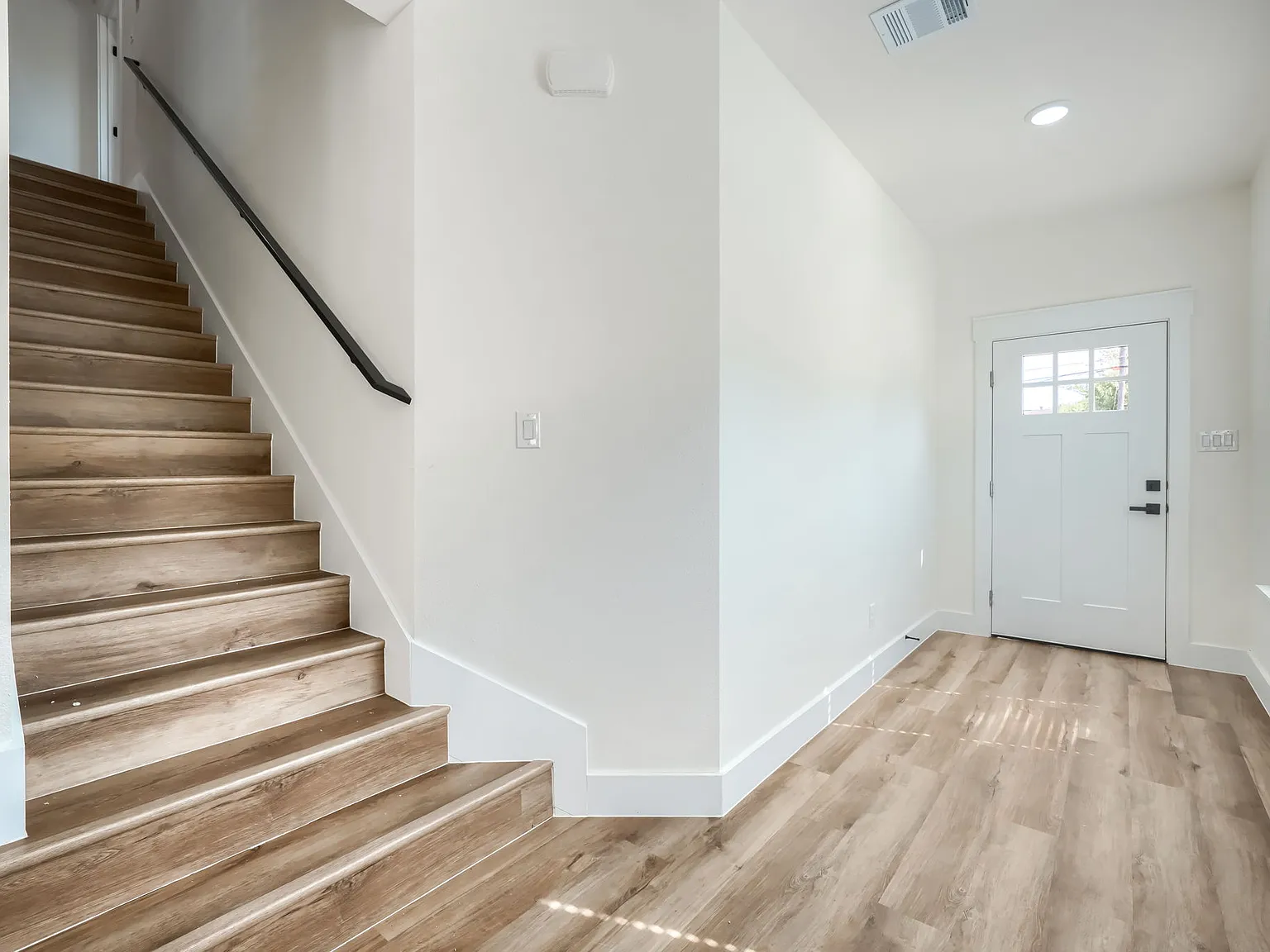 3 bed, 1700 sqft, $3,100 — Photo 4