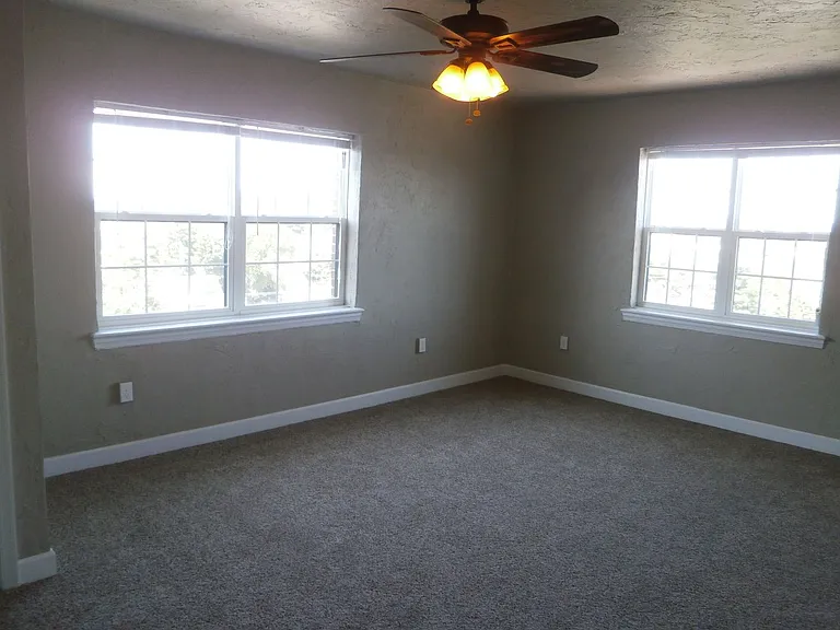 Elm Terrace Apartments — Photo 20