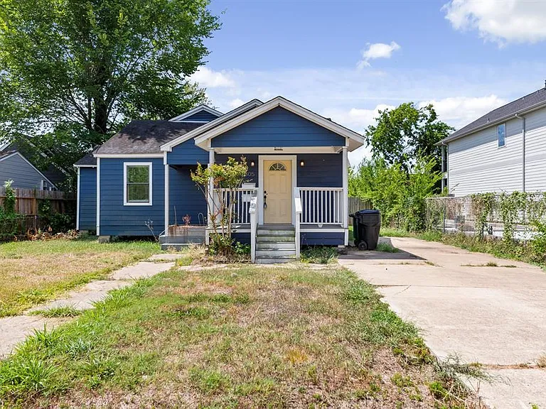 1305 Idylwild St — Photo 1