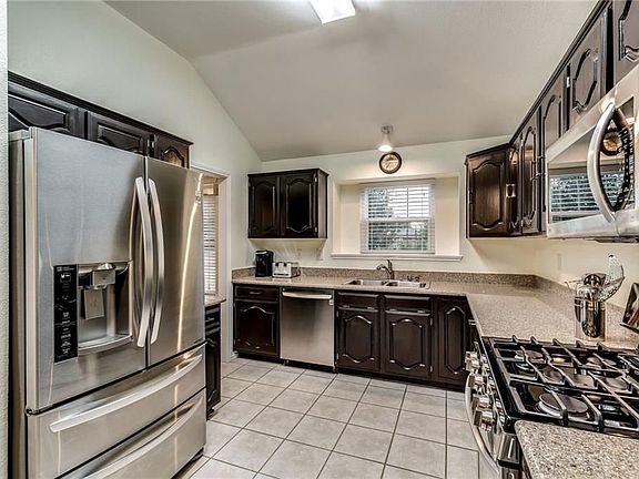 3rd image of 8009 Trail Lake Dr