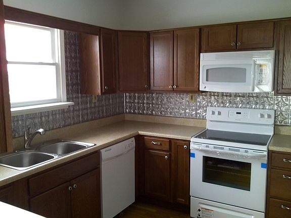 All new kitchen & appliances