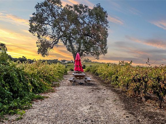 4th image of 3000 Oakdale Rd