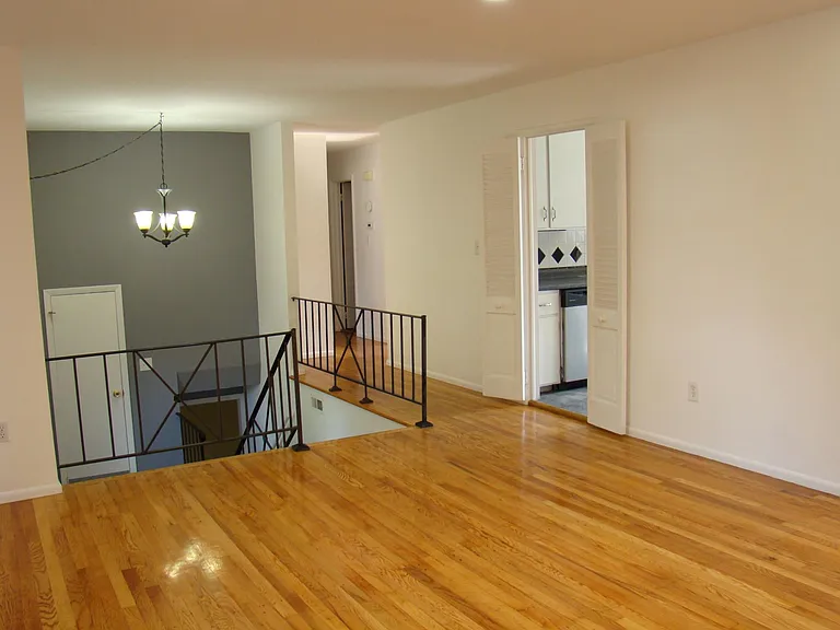 115 Birchwood Dr — Photo 4