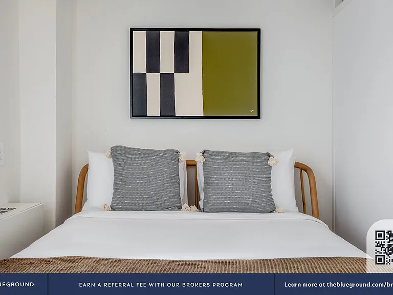 123 E 54th St #4D — Photo 9
