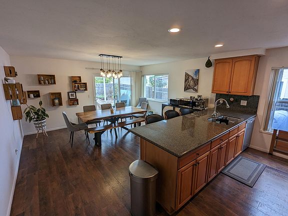 5th image of 8257 Lapiz Dr
