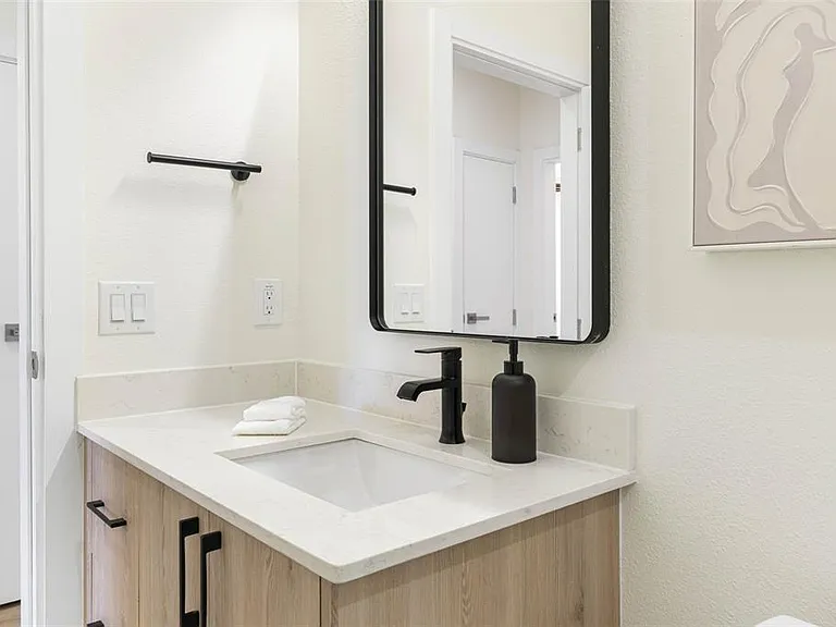 4340 Villa Alina Ct — Photo 36