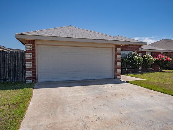 3rd image of 8720 Rainbow Dr