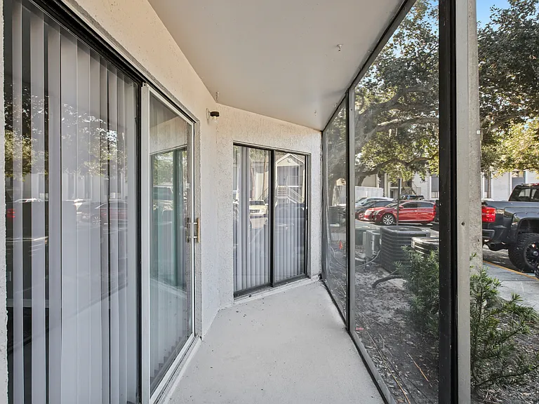 Meridian Luxury Condominiums — Photo 41