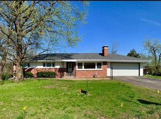 116 Vlasis Dr, Ballwin, MO 63011