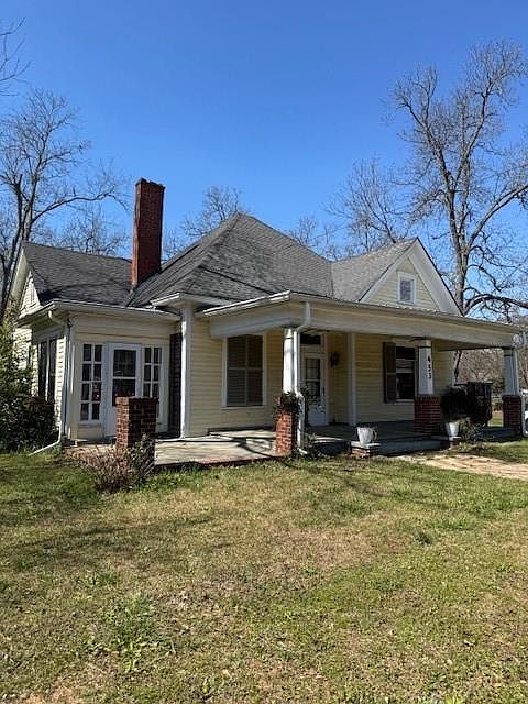 1st image of 453 S Cherokee Rd