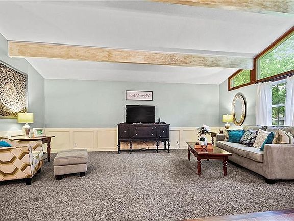 4th image of 293 Moreland Dr