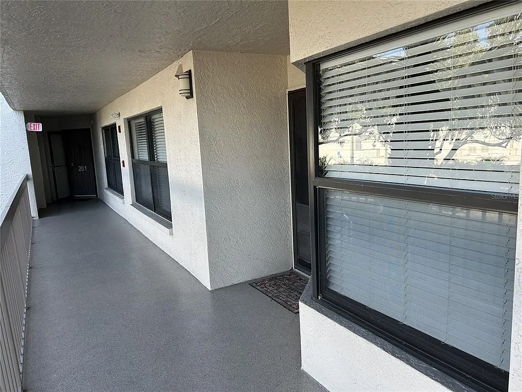 2 bed, 2.0 bath, 1030 sqft, $2,300 — Photo 3