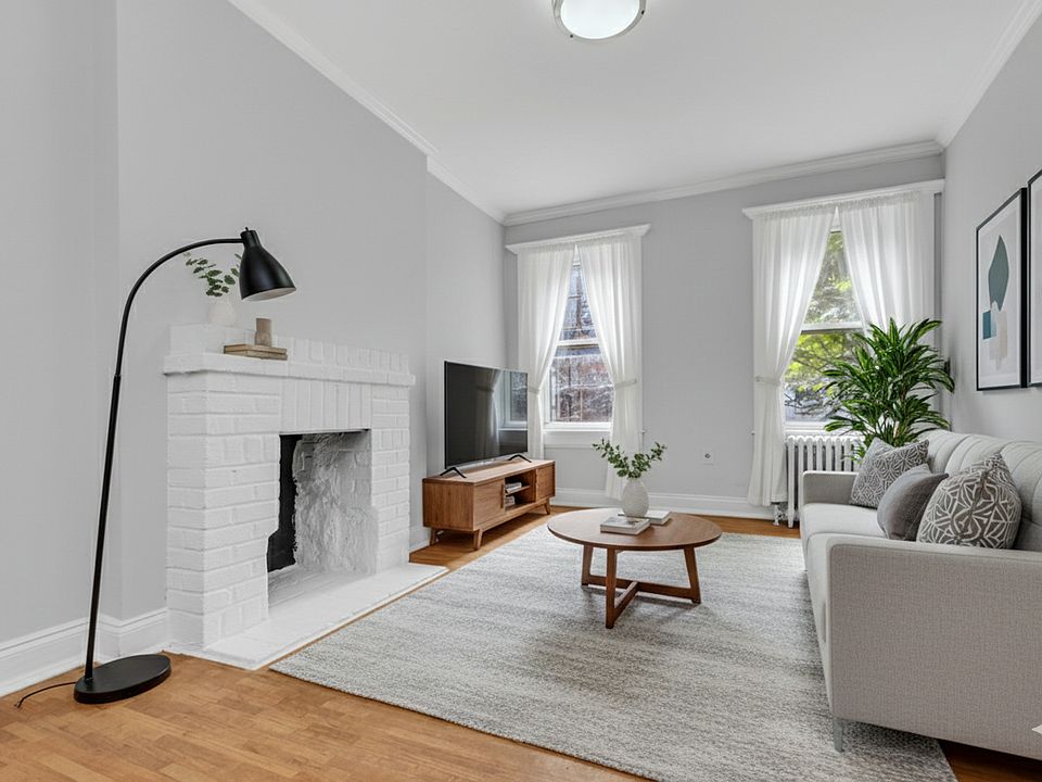 1st image of 96 Christopher St APT 4R