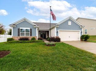 324 Robinwood Ln, Lake Wylie, SC 29710