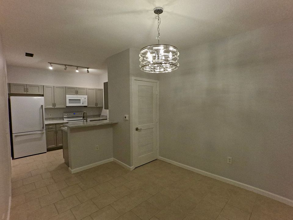 1st image of 17946 Villa Creek Dr
