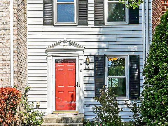 2nd image of 610 Colonial View Rd