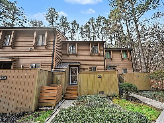 2nd image of 201 Estes Dr #D