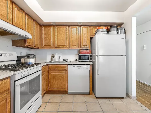 25-47 44th Street image 1 of 9