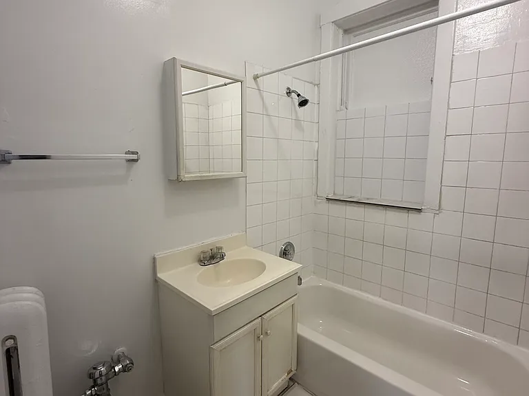7735 N Sheridan Rd #2 — Photo 10