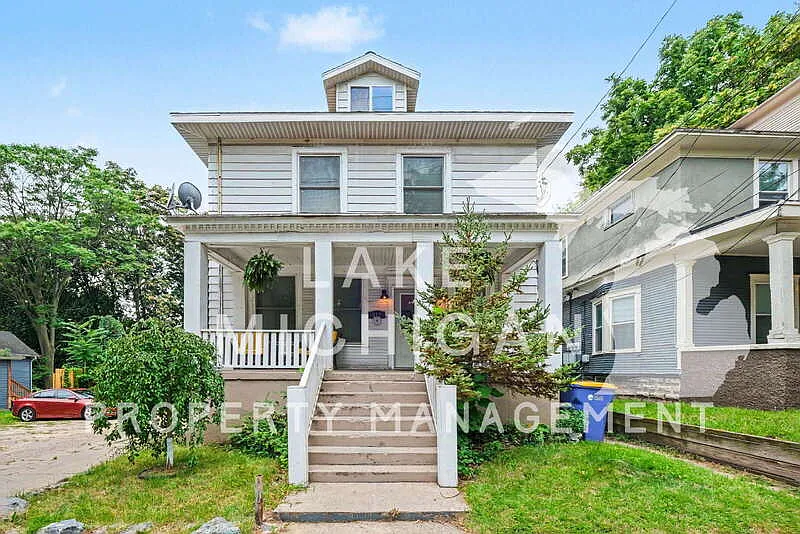 437 Eastern Ave SE #3