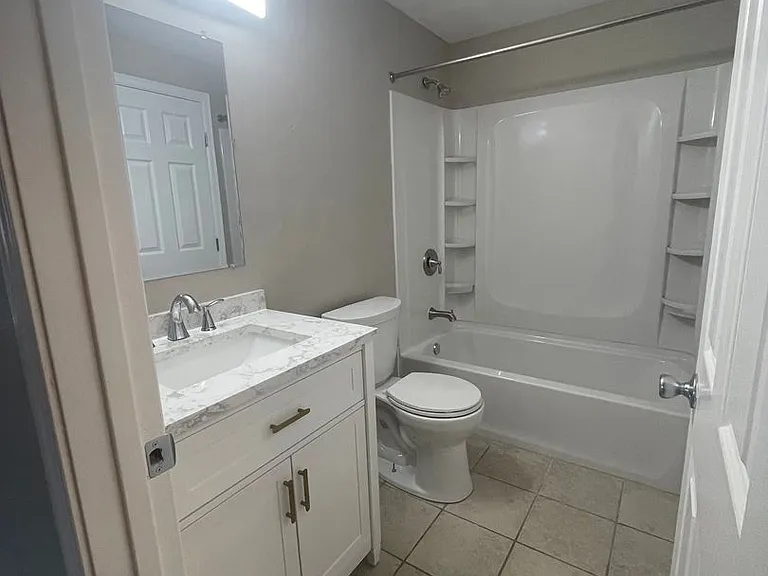Albany Meadows Apartments — Photo 20