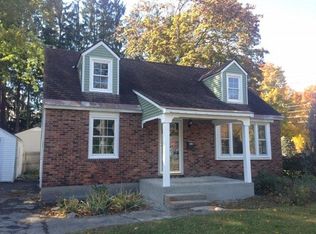 2 Sutherland Dr, Schenectady, NY 12302