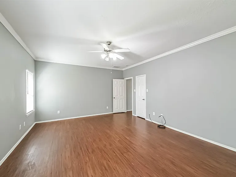 8726 Old Maple Ln — Photo 19