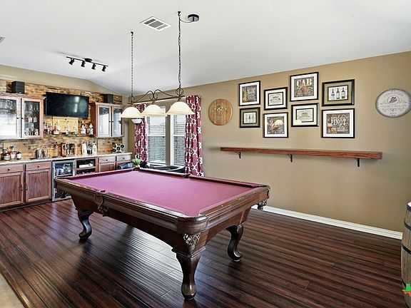 3rd image of 505 Valjean Dr