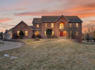 8306 E Crockett Rd, Roscoe, IL 61073